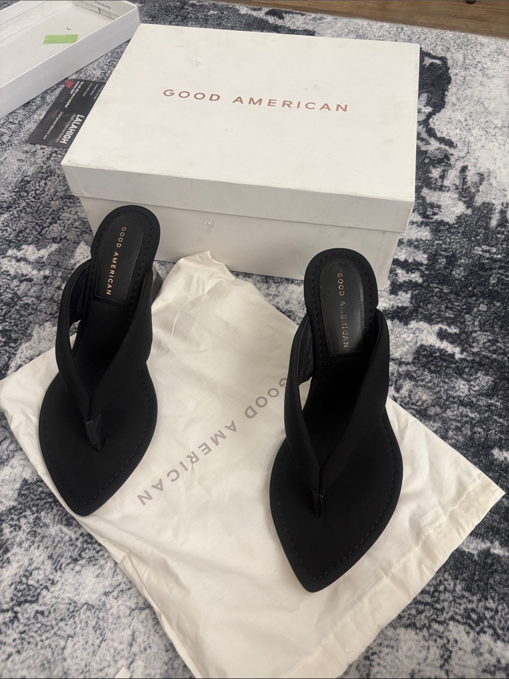 Good American Black Pointed Toe Thong Mule Sandals